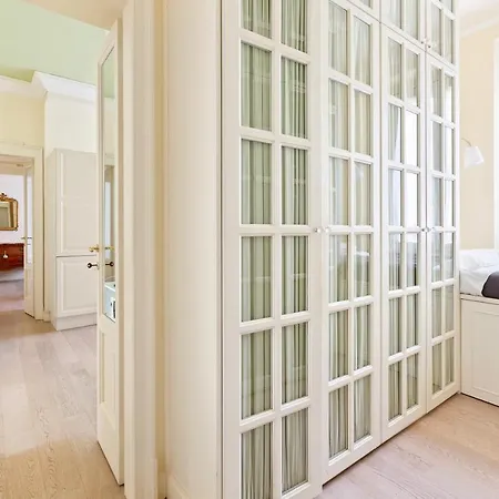 Corso Vercelli Elegant Apartment
